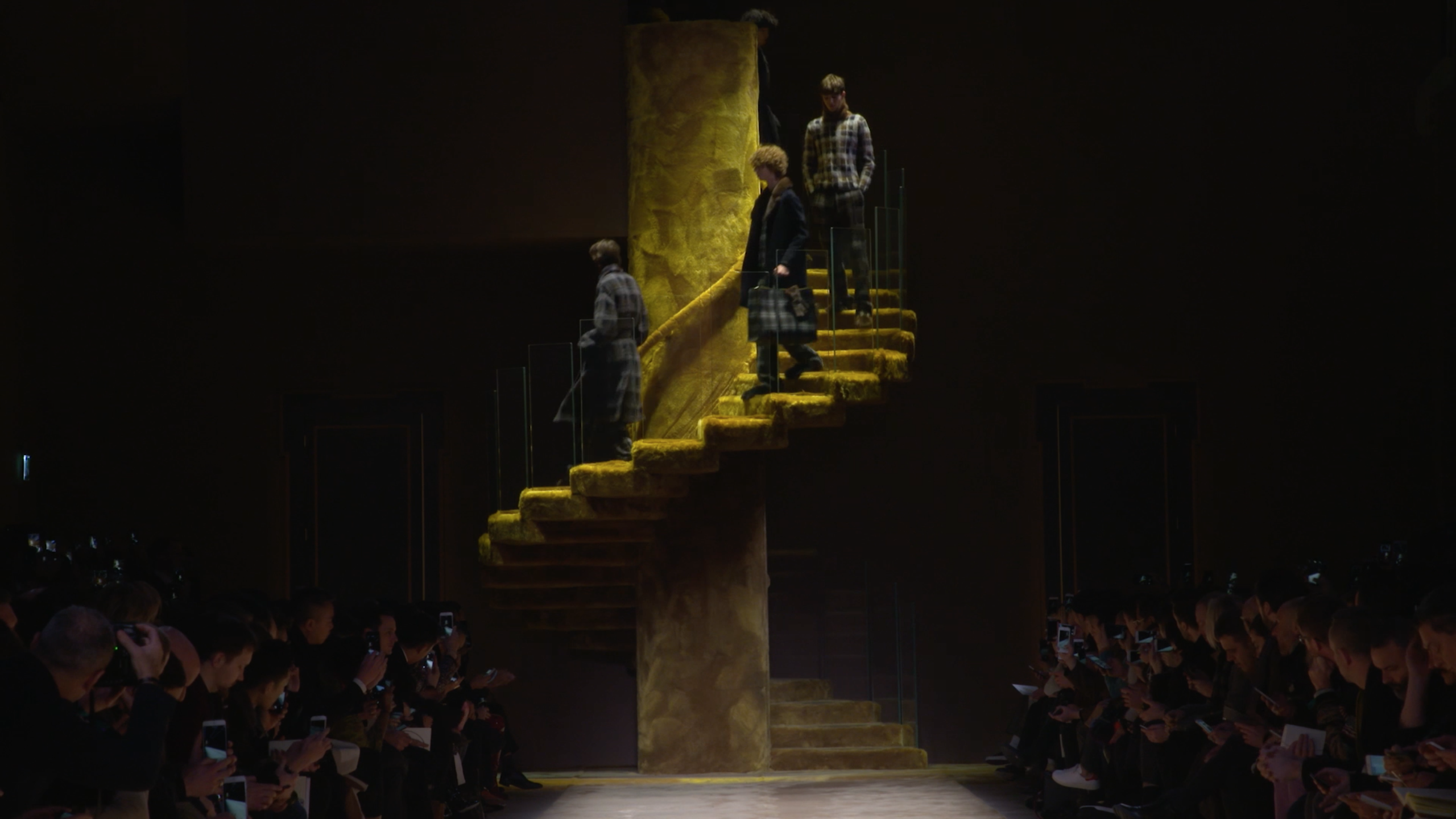 FENDI, MEN’S FALL WINTER 2016-17-2